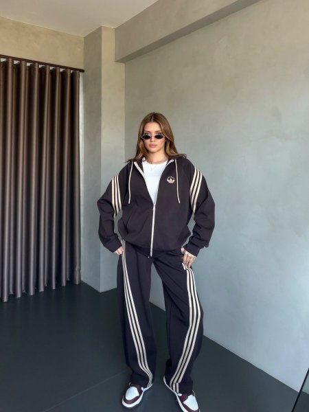 ترنج ADIDAS لون بني